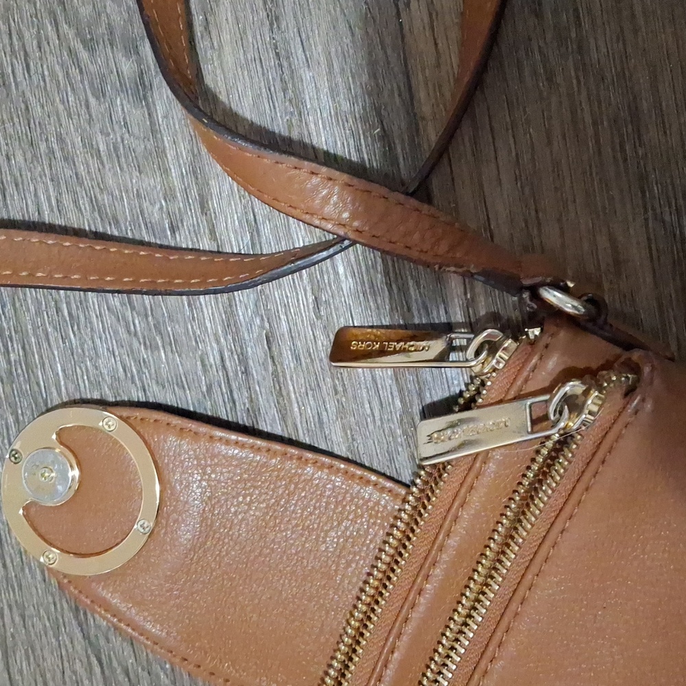Michael Kors Tan Leather Fulton Crossbody Bag. - Picture 10 of 16